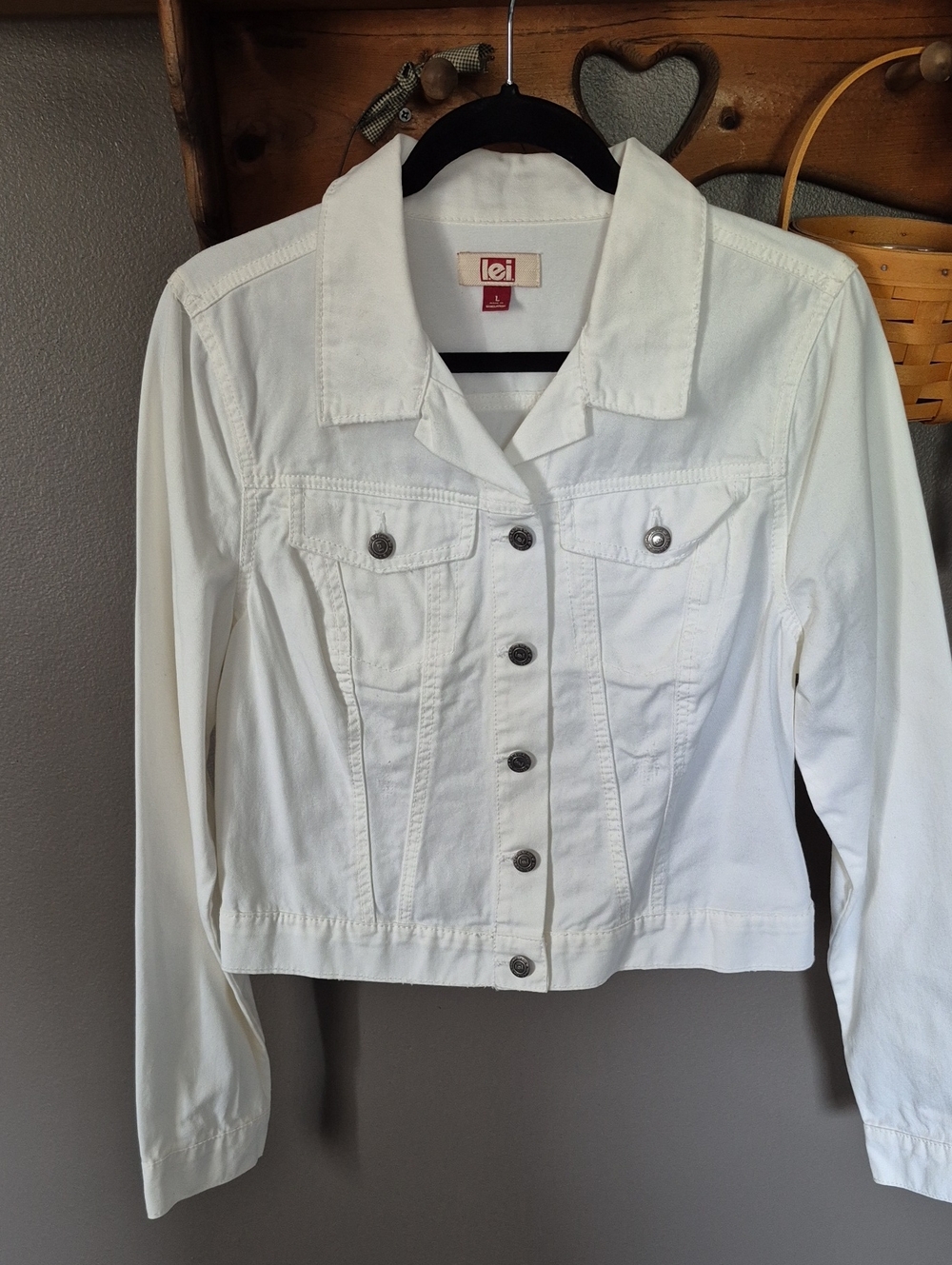 l.e.i White Women's Denim Jacket with Button-Front New Never Worn